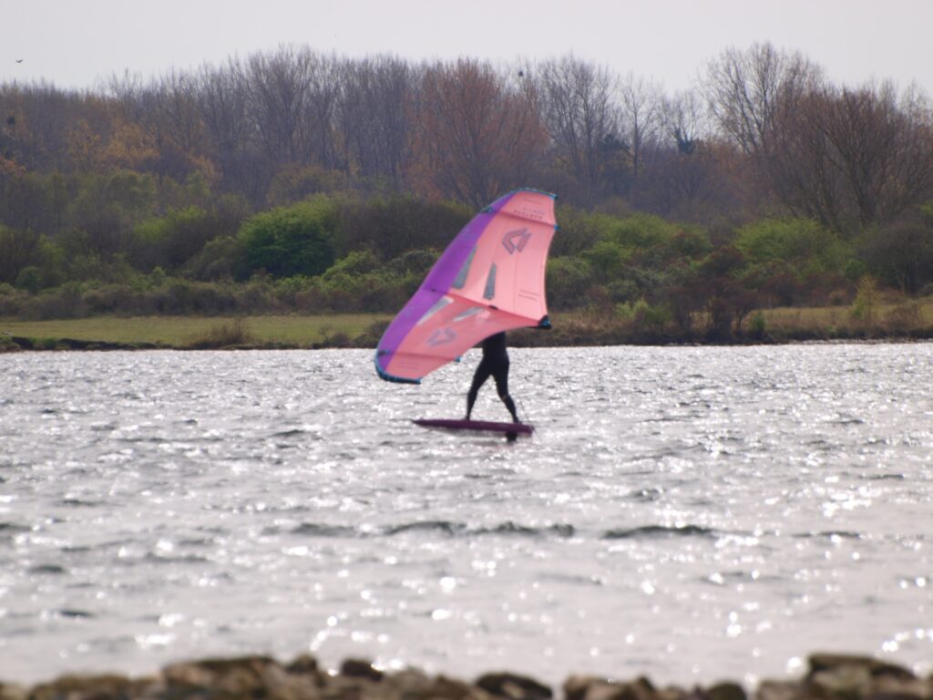 Leren wingfoilen op het Oostvoornse Meer